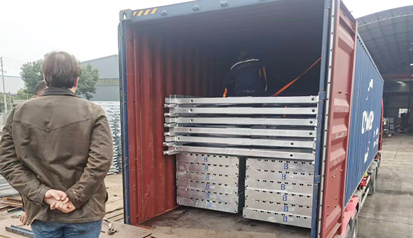 Pagbisita ng Kliyente at Naglo-load ng Container – Chile